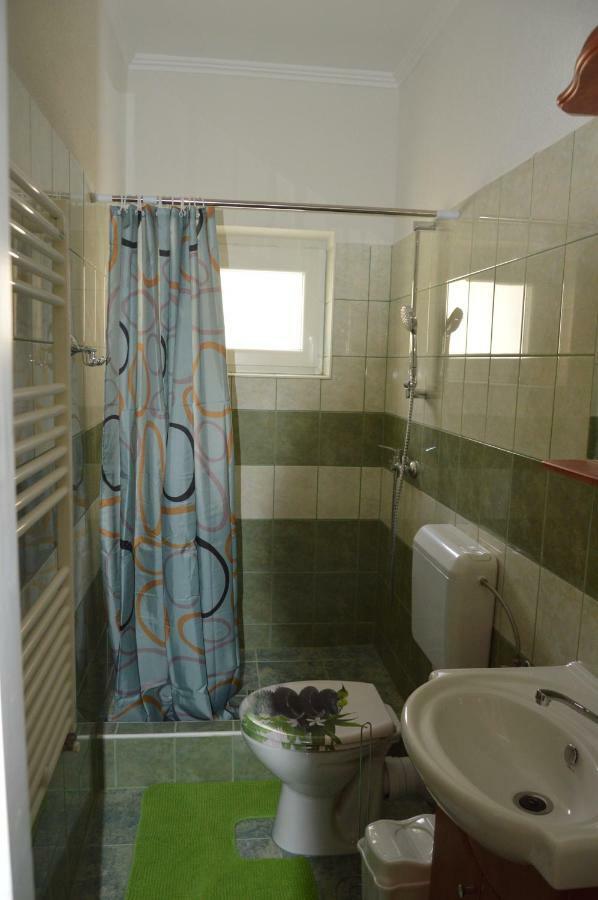 Varga Apartman Heviz Exterior photo