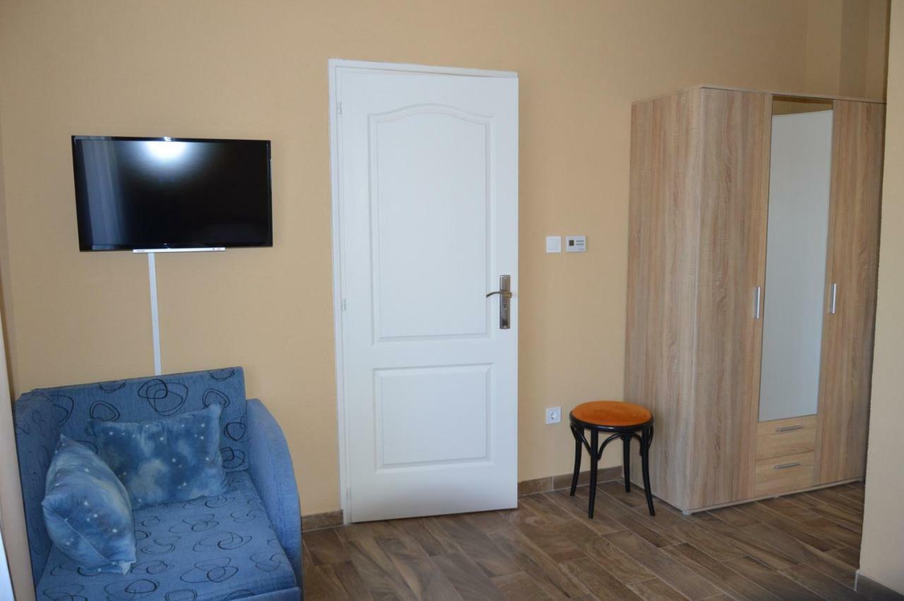 Varga Apartman Heviz Exterior photo
