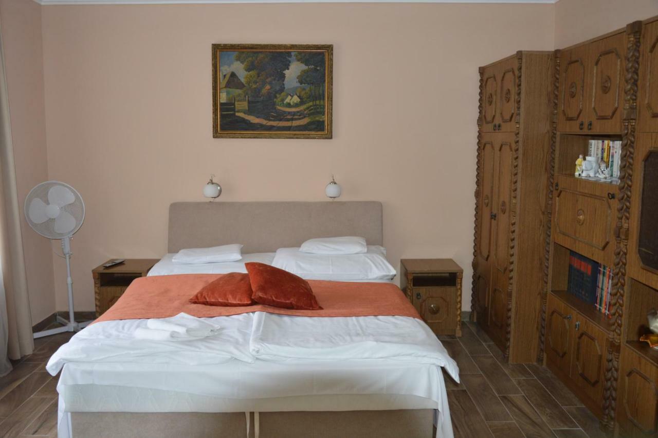 Varga Apartman Heviz Exterior photo