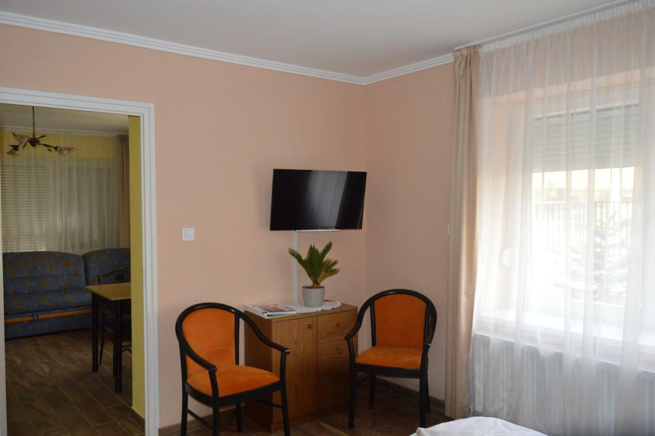 Varga Apartman Heviz Exterior photo