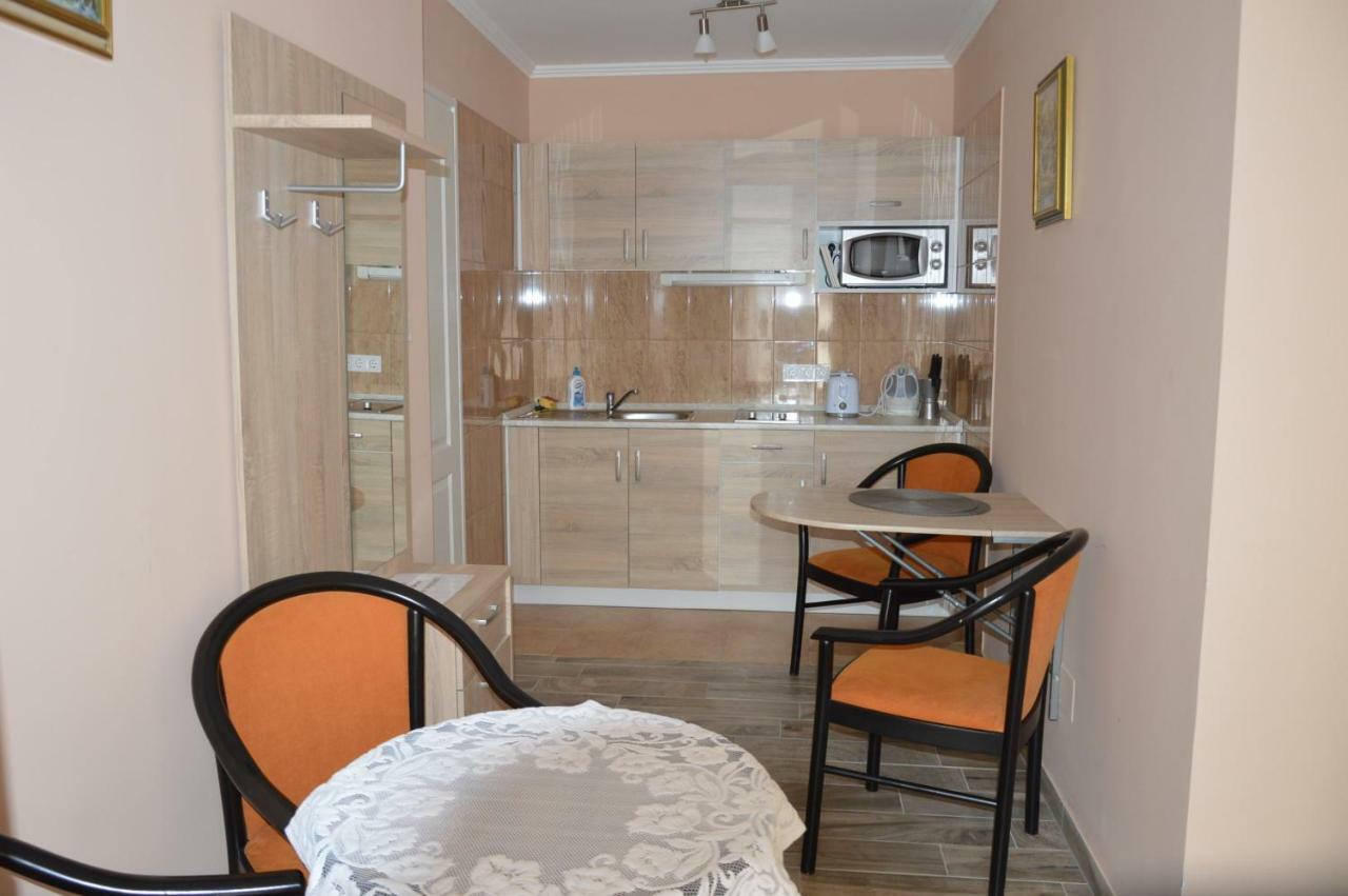 Varga Apartman Heviz Exterior photo